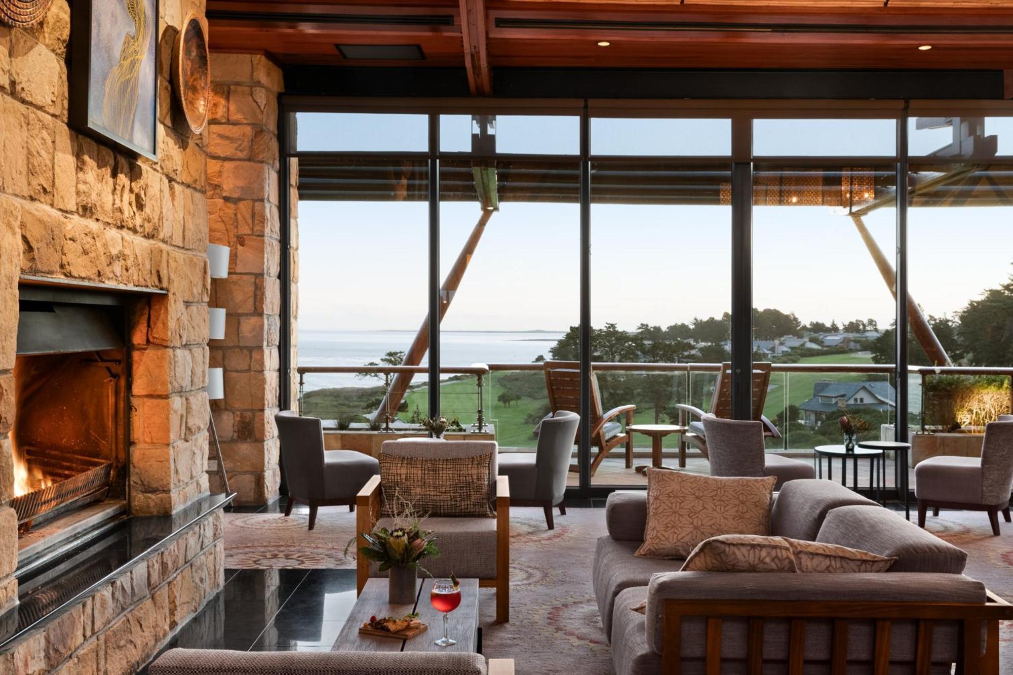 Arabella Hotel, Golf And Spa Hermanus Exterior foto The Living Room at The Inn at Spanish Bay