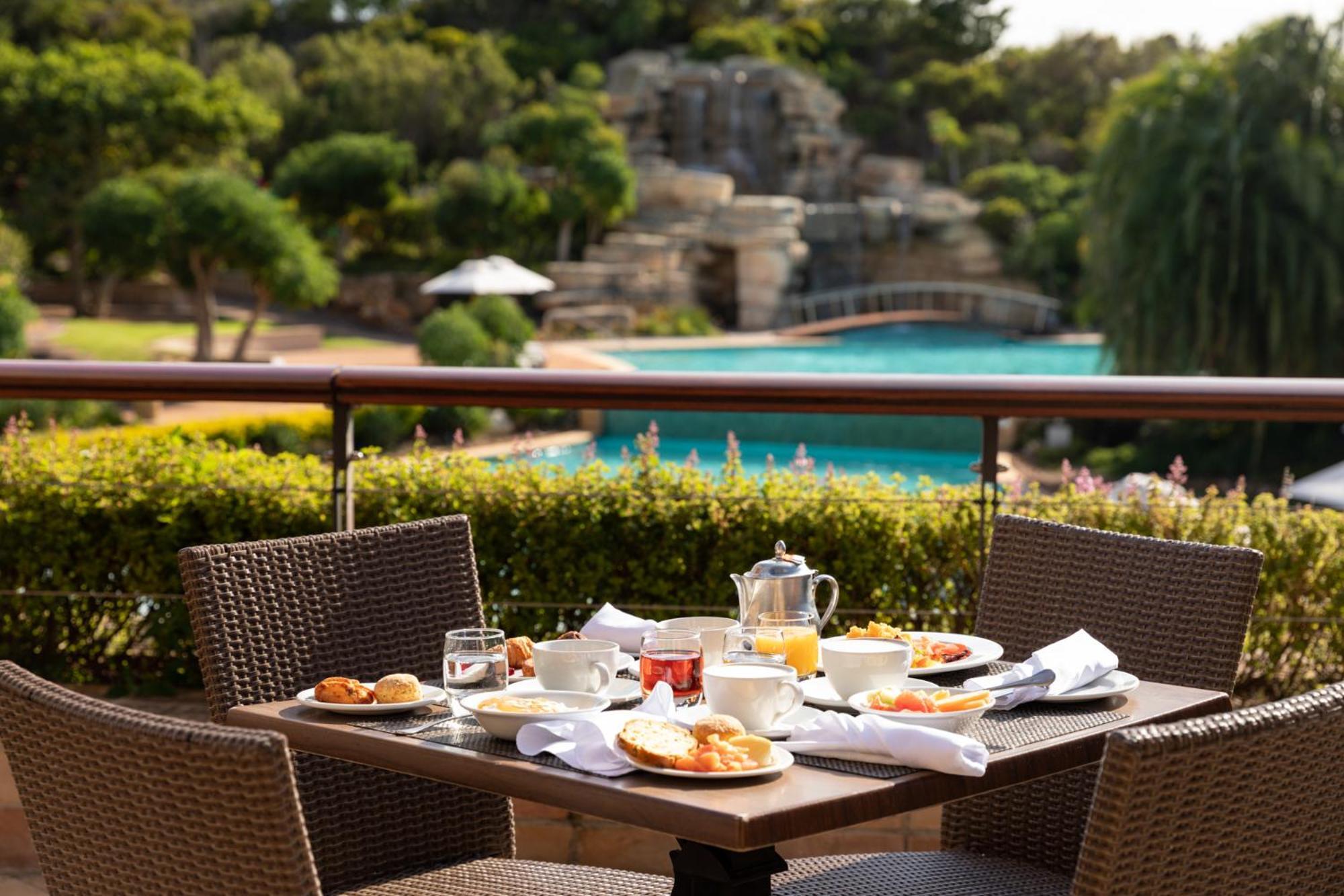 Arabella Hotel, Golf And Spa Hermanus Exterior foto Breakfast at the hotel